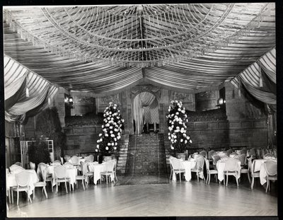 Mottaksrom på Ritz-Carlton Hotel, 1915 eller 1916 (sølv gelatintrykk) av Byron Company