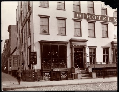 The Hotel Martin på 19 Lafayette Place, New York, 1896 (sølv gelatintrykk) av Byron Company