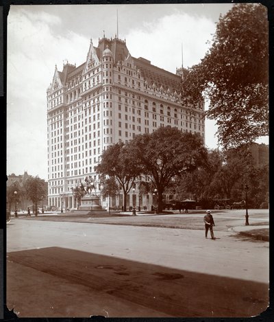 The Plaza Hotel, 5th Avenue og 59th Street, New York, 1907 (sølv gelatintrykk) av Byron Company