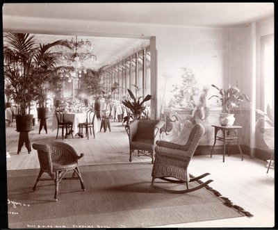Spisesalen på taket på Vendome Hotel, 1903 (sølv gelatintrykk) av Byron Company