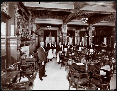 Servitører på en kafé på Hotel Delmonico, 1902 (sølv gelatintrykk) av Byron Company