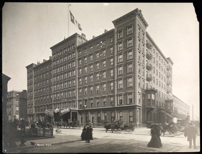 Windsor Hotel på 5th Avenue fra 46th til 47th Streets, New York, 1898 (sølv gelatintrykk) av Byron Company