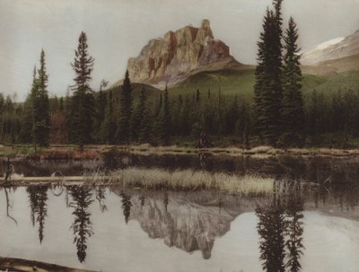 Castle Mountain (fargebilde) av Byron Hill Harmon