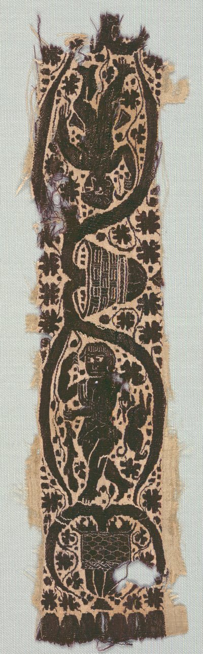 Sjelden silketunikafragment med dekorativt ermebånd, 400-500-tallet (renvev, silke, billedvev med ekstra veftinnpakning, ufarget lin, farget ull, silke) av Byzantine Period Egyptian