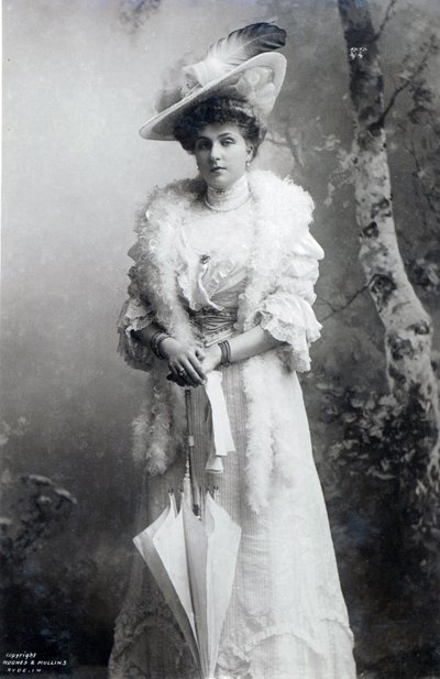 Dronning av Spania, Ena av Battenberg, ca. 1910 (s/hvitt-bilde) av J.B. and Brown J. Rowbotham