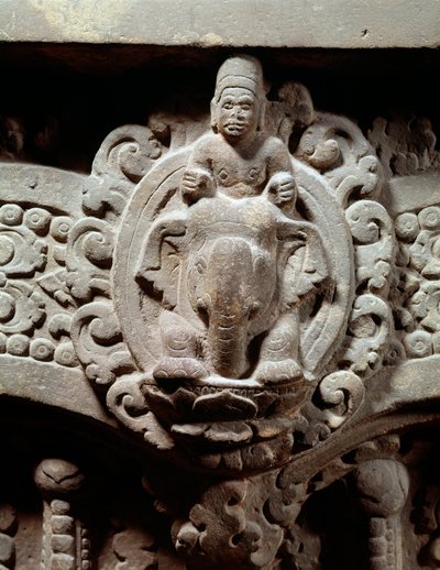 Khmer Art: "" Guden Indra i sentrum på Airavana og Marut, stormens og vindens guder""" Steinoverligger i stil med Sambor Prei Kuk (600-650). fra Kambodsja. Paris, Guimet-museet, Nasjonalmuseet for asiatisk kunst av Cambodian
