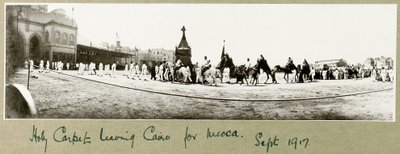 Holy Carpet forlater Kairo til Mekka, september 1917 av Capt. Arthur Rhodes