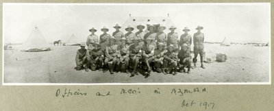 Offiserer og underoffiserer i N.Z.M.A.A., oktober 1917 av Capt. Arthur Rhodes