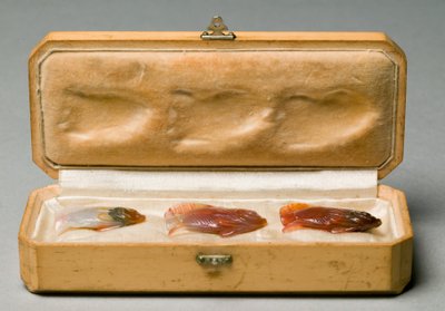 Sett med tre fisker i original eske, ca. 1890 av Carl Fabergé