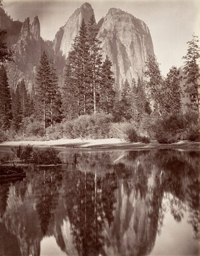 Speilutsikt over Cathedral Rocks, Yosemite, ca. 1872, trykt ca. 1876. av Carleton E. Watkins.