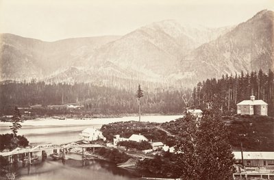 Cascades, Oregon, 1867, trykt ca. 1876. av Carleton Emmons Watkins