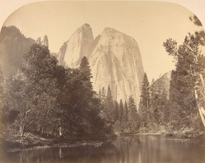 Cathedral Rock, River View, 1861. av Carleton Emmons Watkins