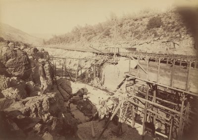 Sette inn heisen, Golden Feather, Oroville, 1891 (bilde) av Carleton Emmons Watkins