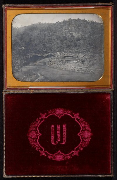 Uten tittel (elvgruvedrift) av Carleton Watkins