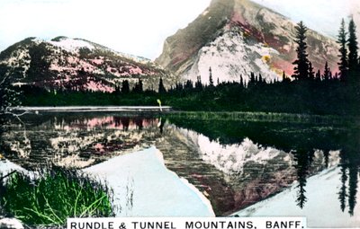 Mounts Rundle and Tunnel, Banff, Alberta, Canada, ca 1920-tallet. av Cavenders Ltd