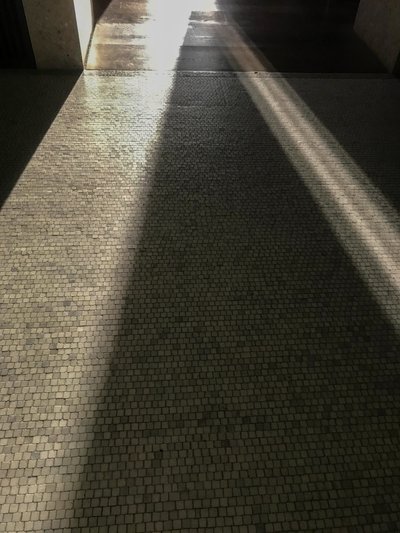 Komposisjon - Lys, 2021 (foto) av Cécile Jamet
