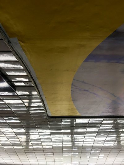 Komposisjon - Metro, 2019 (foto) av Cécile Jamet