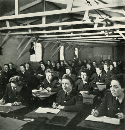 En eksamen vil følge, c1943. av Cecil Beaton