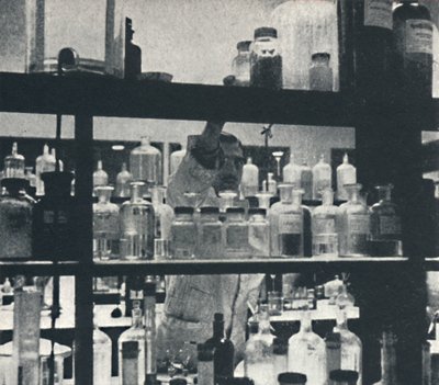 Eksperimentelt laboratorium: flyfabrikk, 1941 av Cecil Beaton