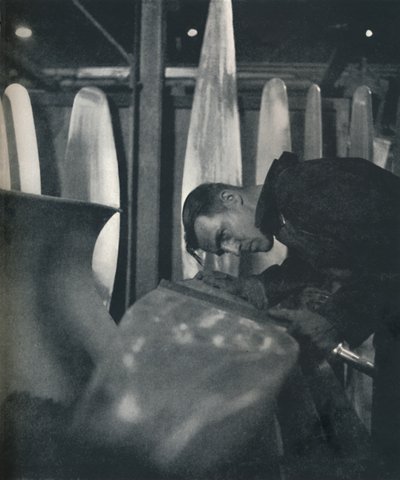 Måleluftskrueblad, 1941 av Cecil Beaton