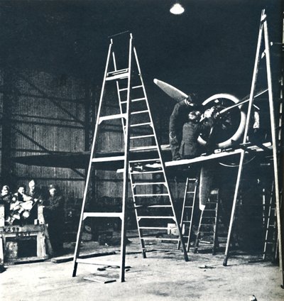 Bakkemannskapets arbeid er aldri ferdig, 1941 av Cecil Beaton
