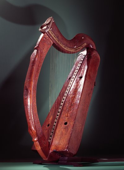 Harpe (tre med messing og sølv) av Celtic