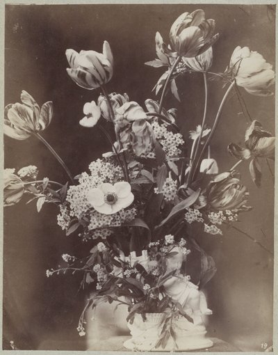Blomsterstudie i vase med barnefigur av Charles Aubry (manner of)