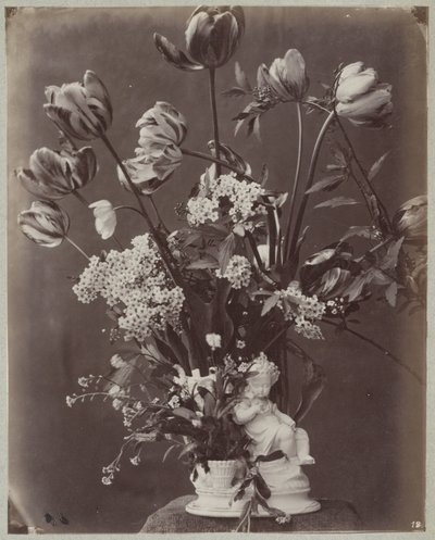 Blomsterstudie i vase med barnefigur av Charles Aubry (manner of)