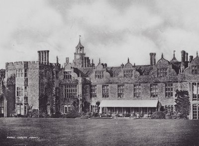 Knole, South Front (s/hvitt bilde) av Charles Essenhigh Corke