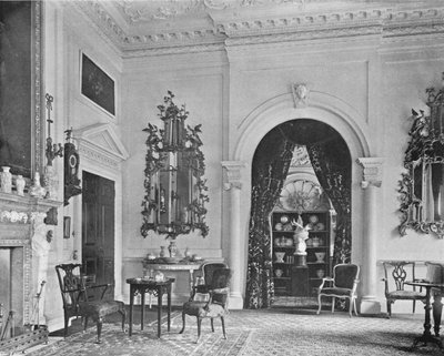 Chippendale-speil - hvitt salongrom av Charles Latham