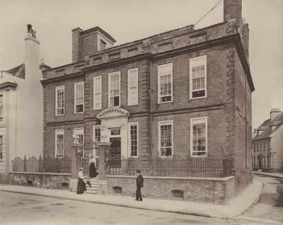 Swan House, Chichester av Charles Latham