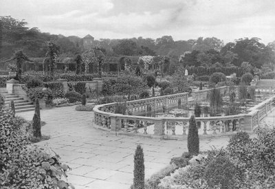The Fond Gardens av Charles Latham