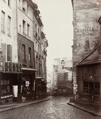 Rue de la Montagne-Sainte-Geneviève nær krysset mellom Rue LaPlace..., 186569. av Charles Marville