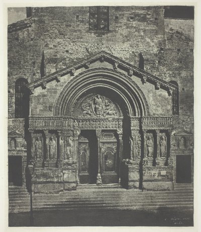 Arles: The West Porch of Saint-Trophime, 21. oktober 1854, trykt 1982. av Charles Nègre