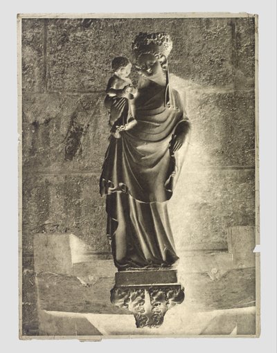 Skulptur av Maria med barn ved Notre-Dame, Paris av Charles Nègre