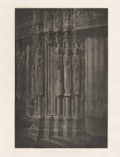 Plate XIII – Chartres Cathedral, Statue-søyler i den sentrale døren til Royal Entrance (Tavle XIII – Chartres Cathedral, Statue-søyler i den sentrale døren til Royal Entrance) av Charles Nègre, André Jammes