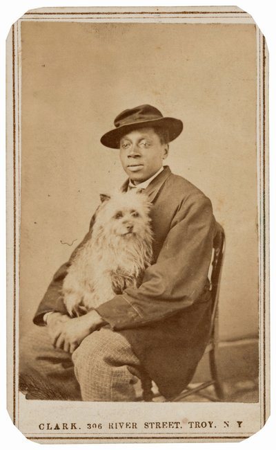 Portrett av en mann og hund, ca. 1860 (foto) av Charles R. Clark