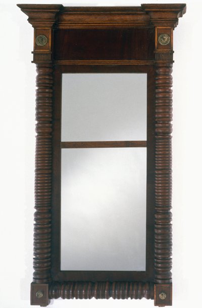 Looking Glass, c. 1830-1837 (mahogni og kirsebær; østlig hvit furu, myk lønn, messing og speilglass) av Charles del Vecchio