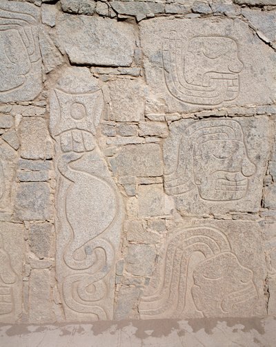 Før colombiansk kunst: relieff på ruiner, 900-tallet f.Kr. (fotografi av Chavin Chavin