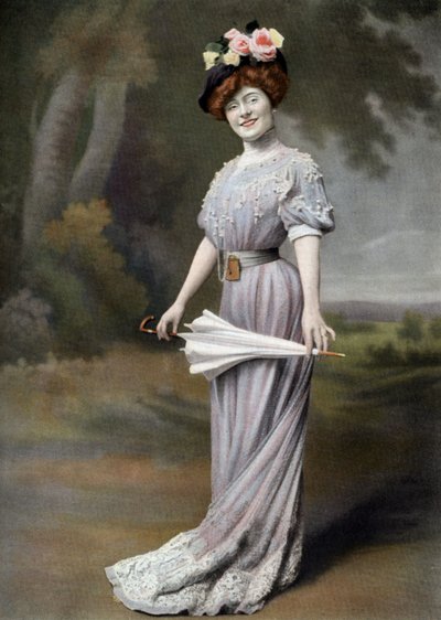 Den franske komikeren Amelie Dieterle som Blanche i skuespillet "La ponette", Paris, foto av Cheri Rousseau fra avisen "Le Theatre" 1. august av Cheri Rousseau