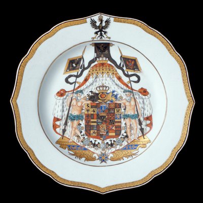 An Armorial Dinner Plate, Qianlong Period (1736–95) ca. 1755 (porselen) av Chinese School