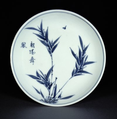 Blått og hvitt kosometsuke tallerkenfat malt med bambus og kalligrafi, Tianqi-merke og periode, 1621-27 (porselen) av Chinese School