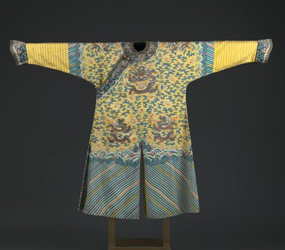 Emperors kappe med knapper (tekstil) av Chinese School