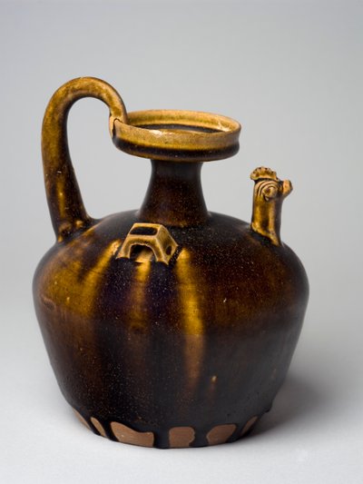 Hu med hønsehodedekor, Eastern Jin, 317-420 (glasert varer) av Chinese School