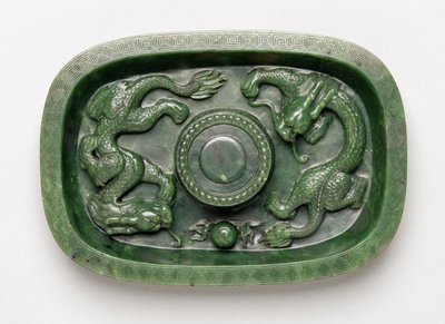 Imperial cupstand (stein og tre) (se også 193799) av Chinese School