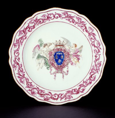 Rose Famille middagstallerken med Arms of France, Qianlong-perioden (1736-95) ca. 1765 (porselen) av Chinese School