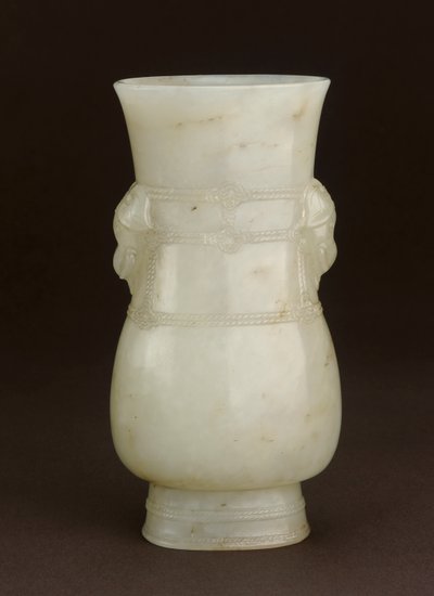 Fartøy med elefantformede ører, ca. 1100-1300-tallet av Chinese School