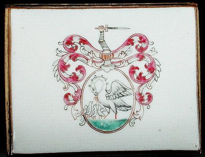 Lokk på en armorial snusboks (porselen) (se også 231338 og 231346) av Chinese School Chinese School