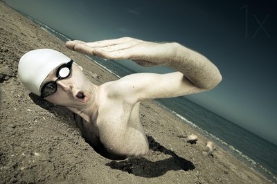 Den begravde strandsvømmeren av Christophe Kiciak