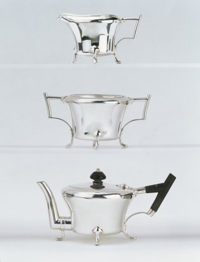 Tredelt teservise, designet i 1878, laget av Hukin & Heath (elektroplate og ibenholt) av Christopher Dresser